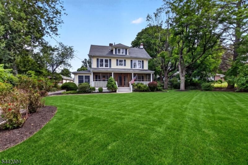 Property Photo:  2 Russell Rd  NJ 07023 