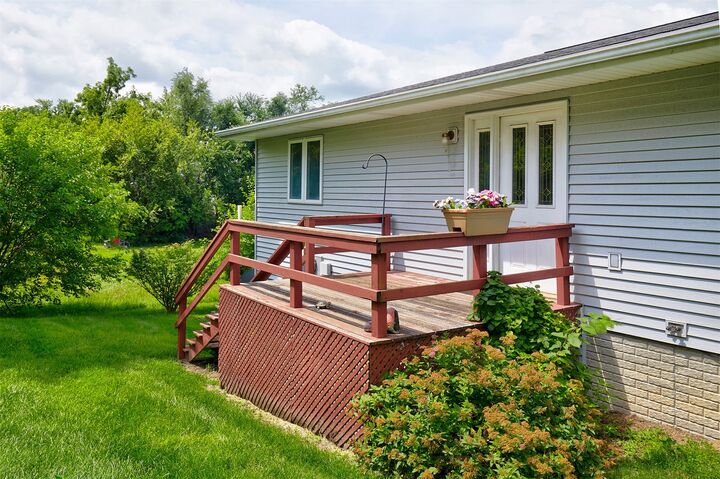 Property Photo:  220 W Clay Street  IA 50213 