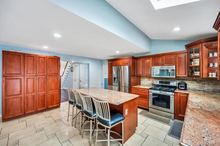 Property Photo: 6 Garden Circle NY 11791