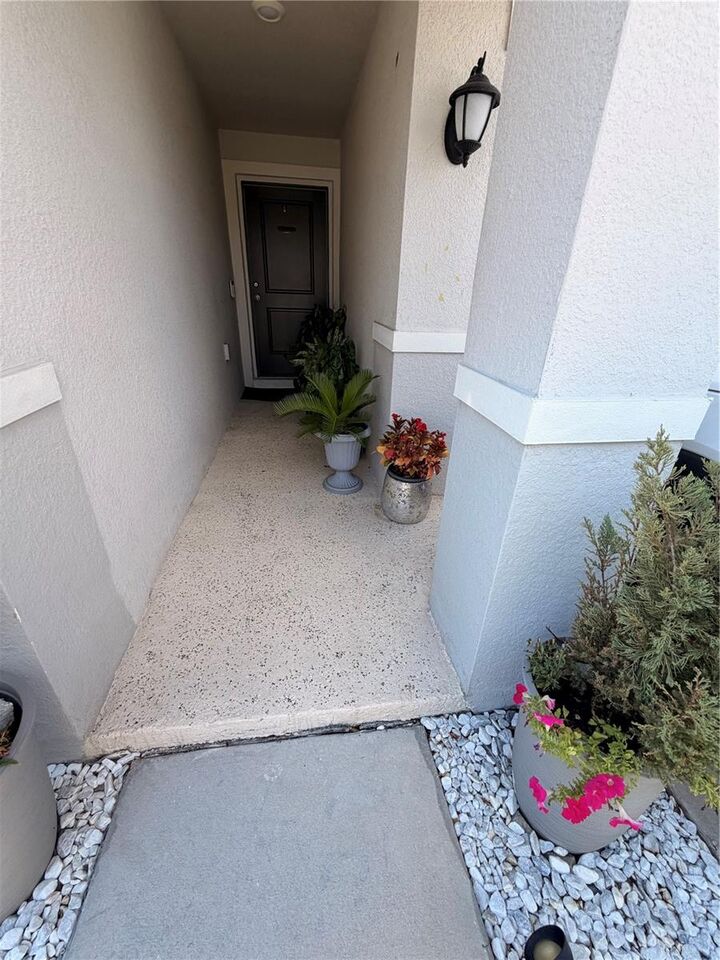 Property Photo:  9051 Oscraft Drive  FL 33896 