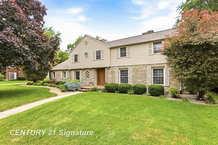 Property Photo:  14 Edgewood Road  MI 48602 
