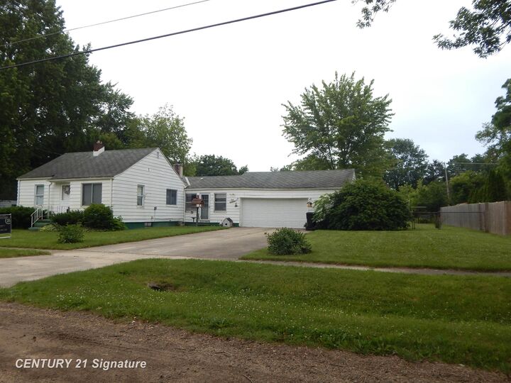 Property Photo: 3227 W Parkway Avenue MI 48504