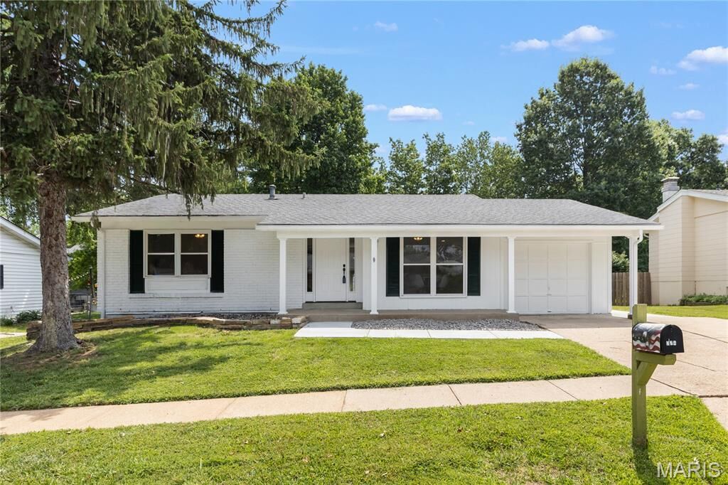 Property Photo:  274 Cedar Village Court  MO 63021 