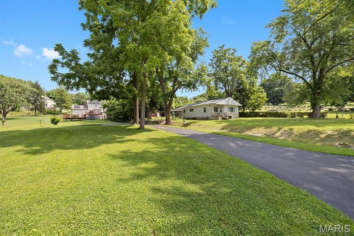 Property Photo:  551 Woodland Avenue  IL 62095 