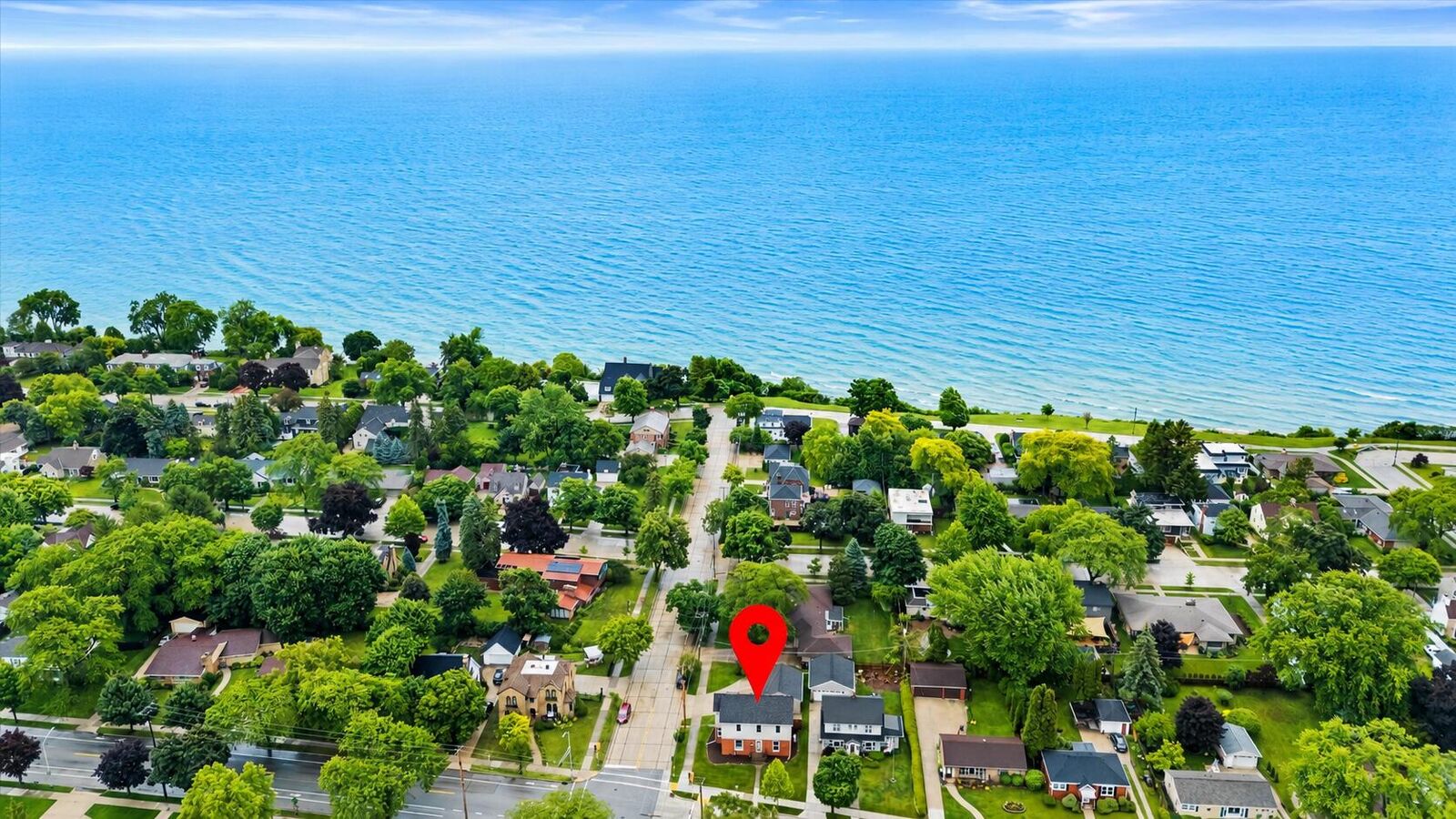 Property Photo: 2925 N Main St WI 53402