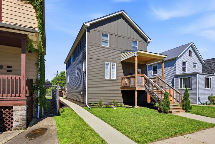 Property Photo:  612 S 13th Avenue  IL 60153 