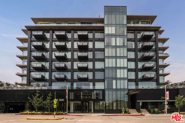 Property Photo:  8899 Beverly Boulevard 5E  CA 90048 