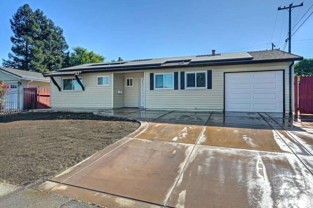 Property Photo:  7012 Forman Way  CA 95828 