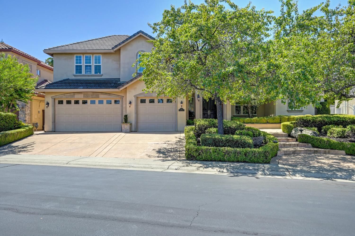 Property Photo:  1876 Park Oak Drive  CA 95661 
