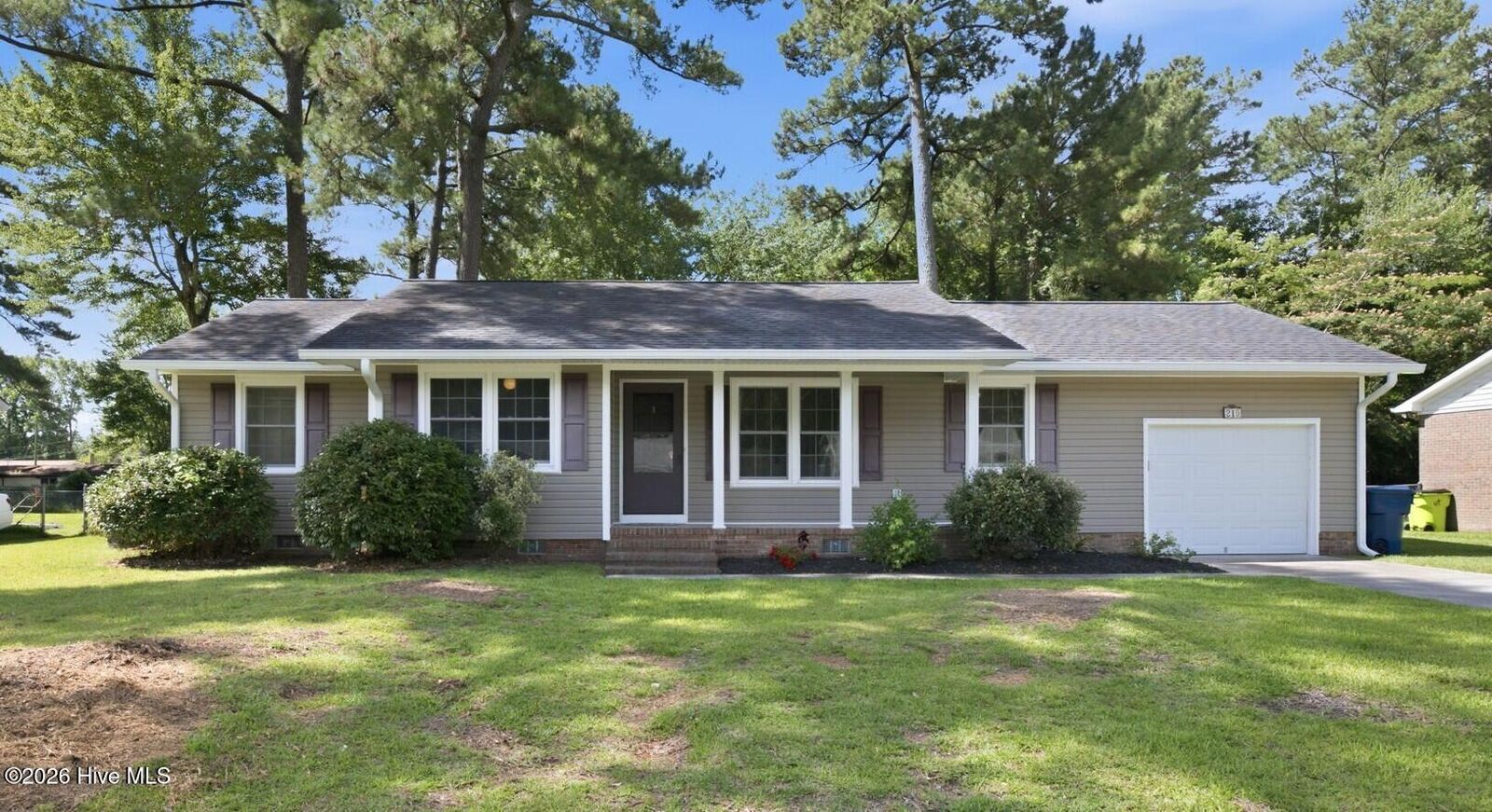 Property Photo:  210 Nottingham Drive  NC 28532 