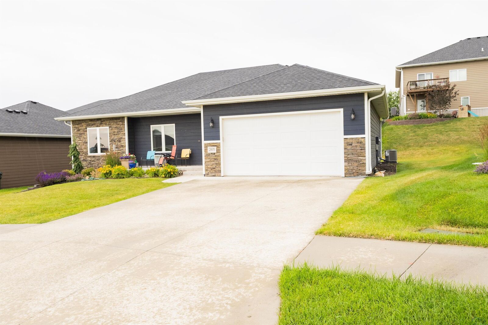 Property Photo:  2971 Addison Circle  IA 51104 