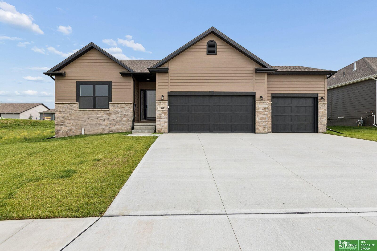Property Photo:  4910 Pinehill Road  NE 68133 