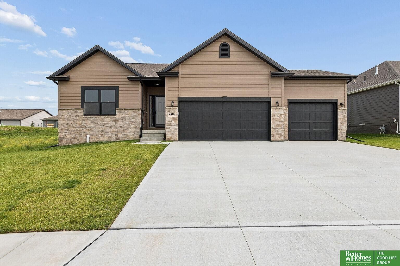 Property Photo:  4910 Pinehill Road  NE 68133 
