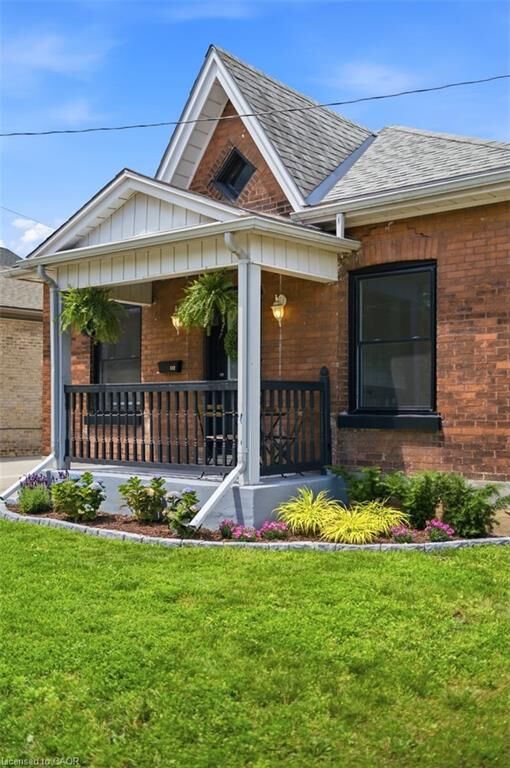 Property Photo:  112 Sydenham Street  ON N3R 3Y6 