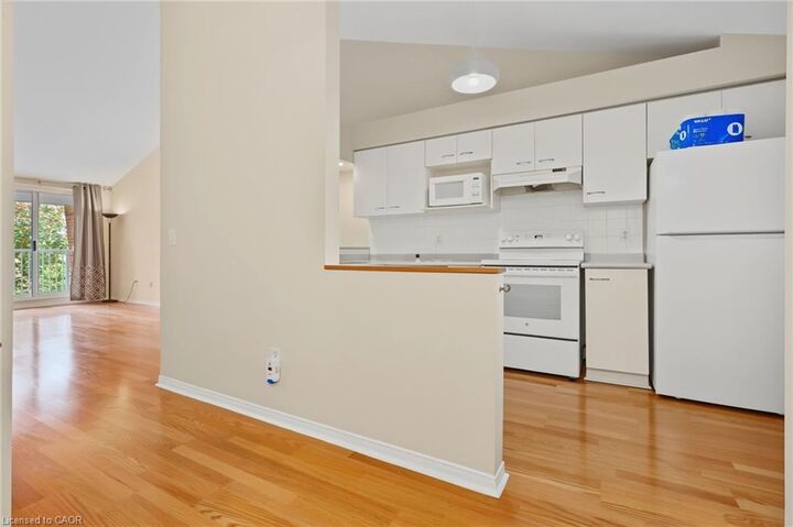 Property Photo:  117 Bristol Road E 64  ON L4Z 3P7 