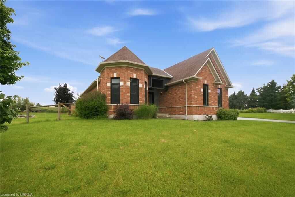 Property Photo: 5 Falkland Road ON N0J 1V0