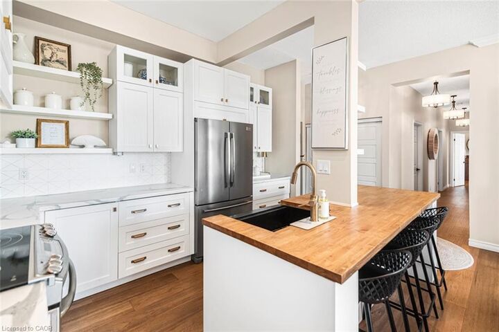 262 Dundas Street E 311 — photo 1