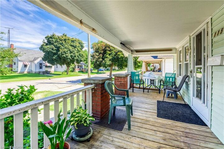 Property Photo:  115 Collingwood Street  ON N7T 6M8 