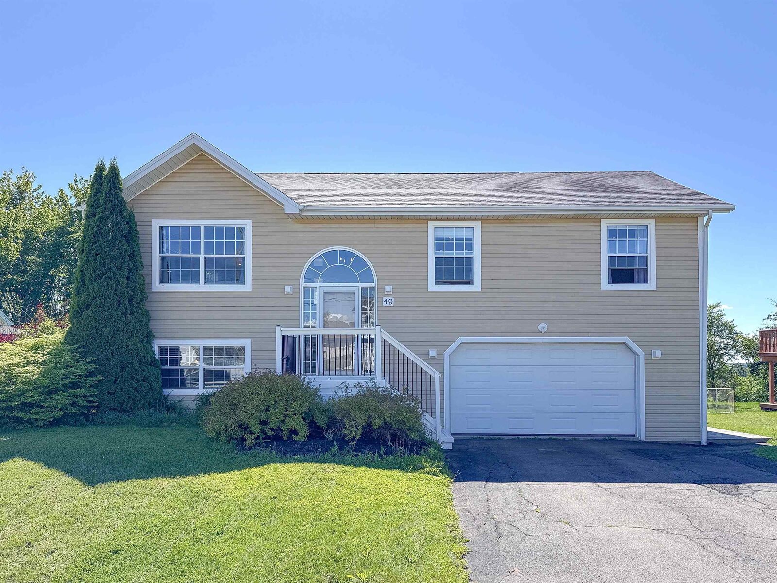 Property Photo:  49 Alderwood Avenue  PE C1E 2M7 