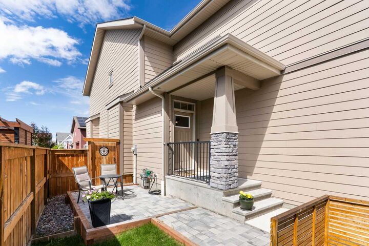 Property Photo: 264 Riviera Way AB T4C 0Z2