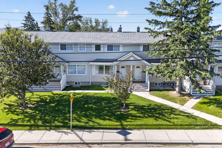 Property Photo:  513 Killarney Glen Court SW  AB T3E 7H4 