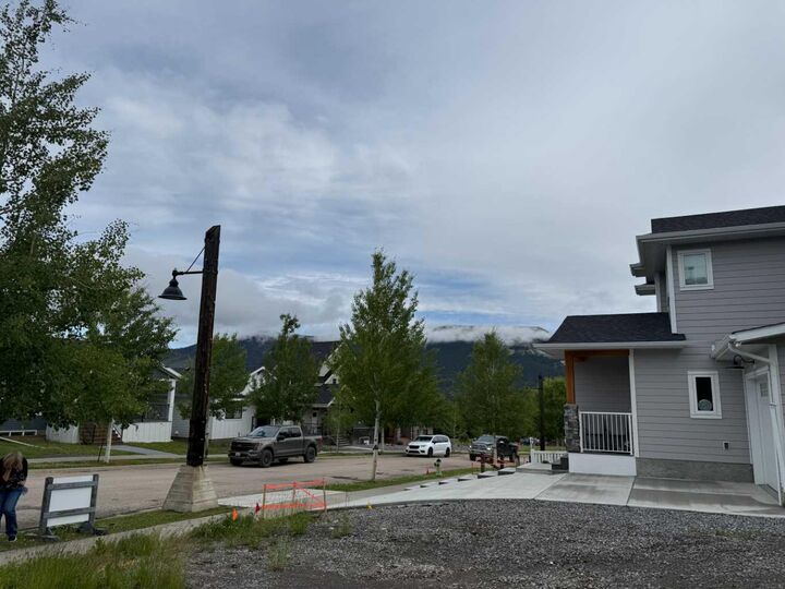 Property Photo: 331 Elizabeth Avenue AB T0M 2H0