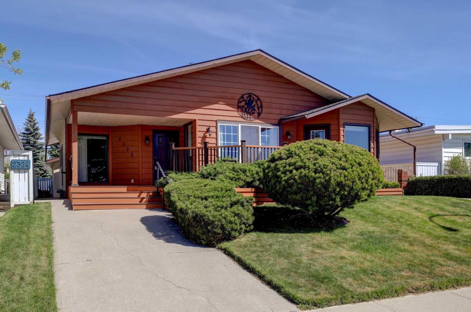 Property Photo:  2328 Munro Drive NE  AB T2E 5Y9 