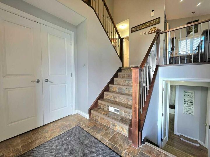 Property Photo:  317 12 Street SE  AB T0G 2A3 