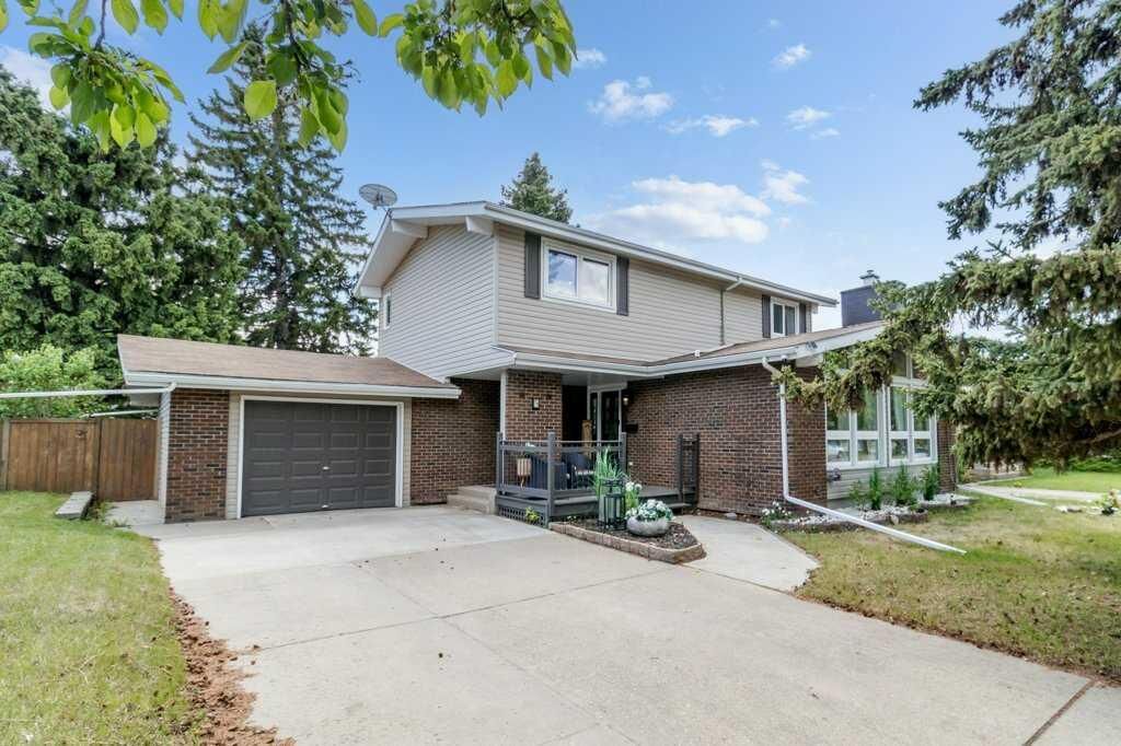 Property Photo: 5 Selkirk Boulevard AB T4N 0G1