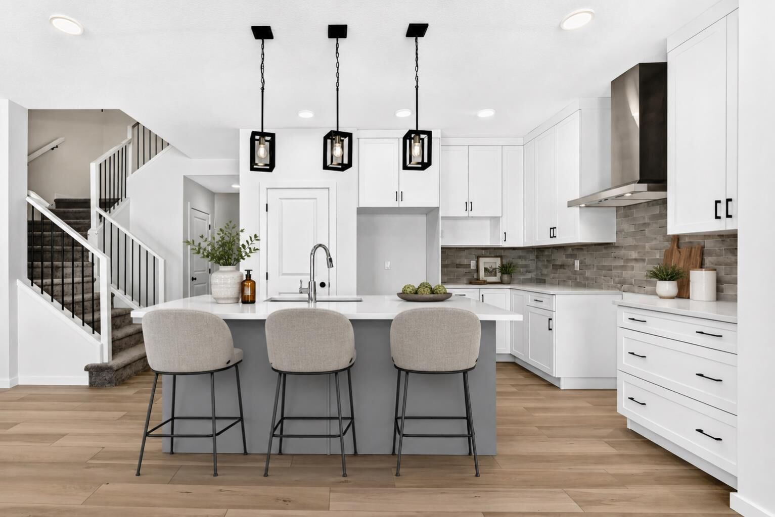 Property Photo: 18 Osprey Hill Bay SW AB T3B 6S2