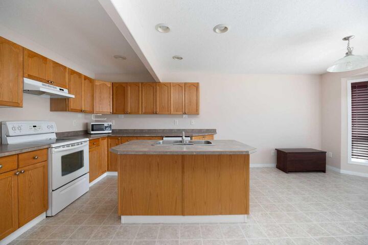 Property Photo: 98 Wilson Drive 15 AB T9H 0A1