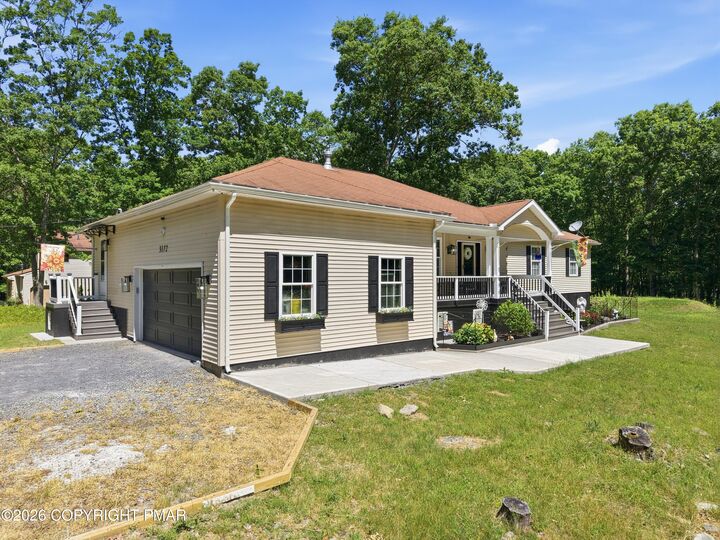 Property Photo:  3172 Bluebird Drive  PA 18324 