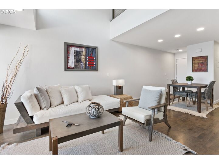 Property Photo: 118 N Hayden Bay Dr OR 97217