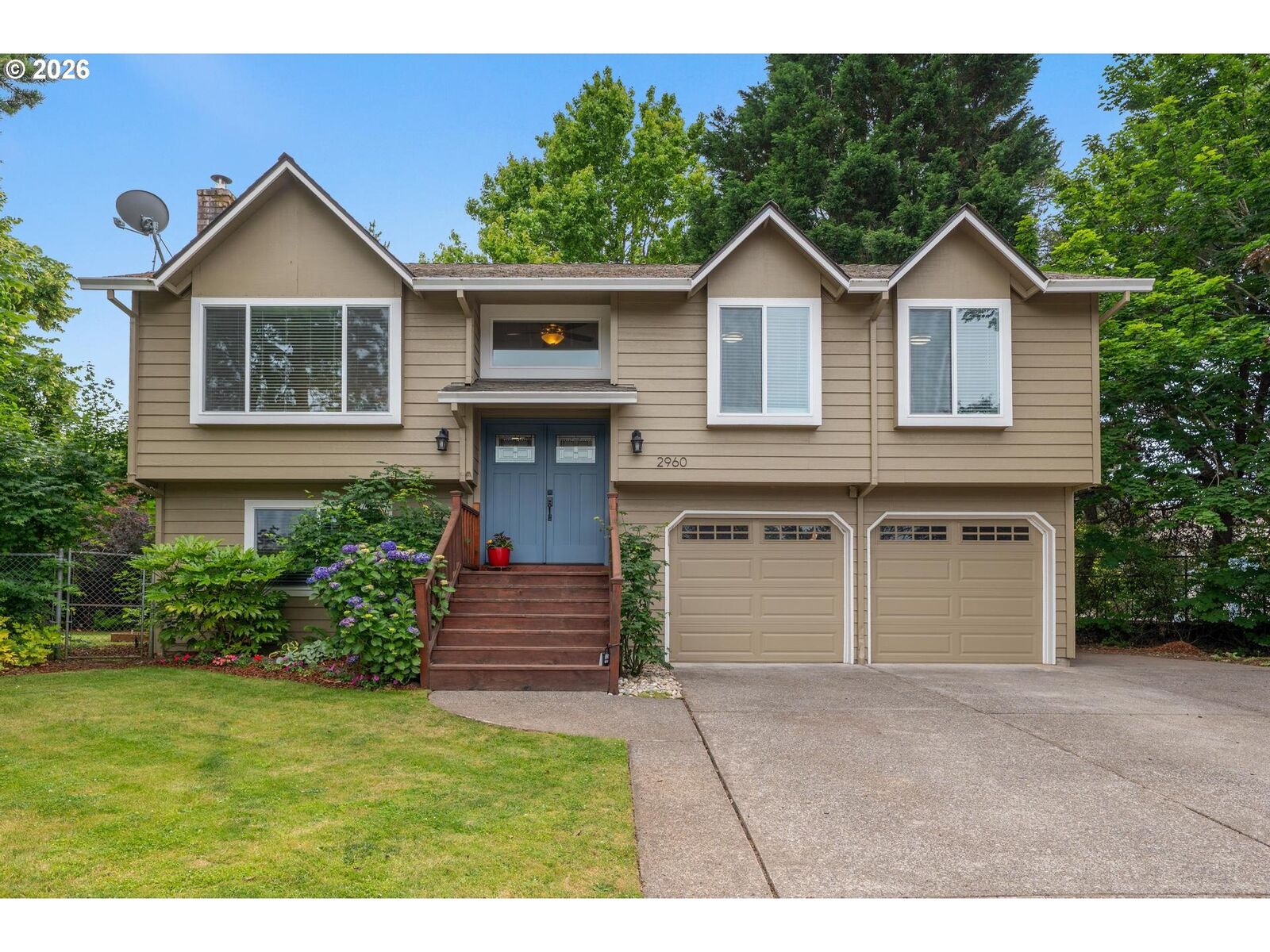 Property Photo:  2960 SE 5th St  OR 97080 