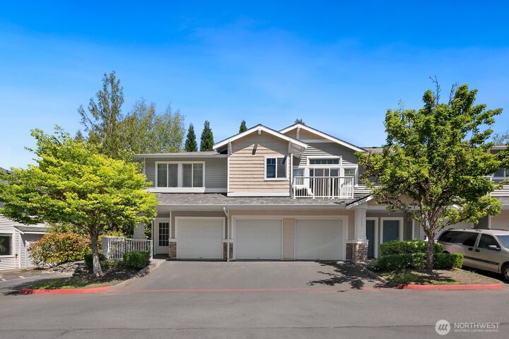 Property Photo:  22022  42nd Avenue S 101  WA 98032 
