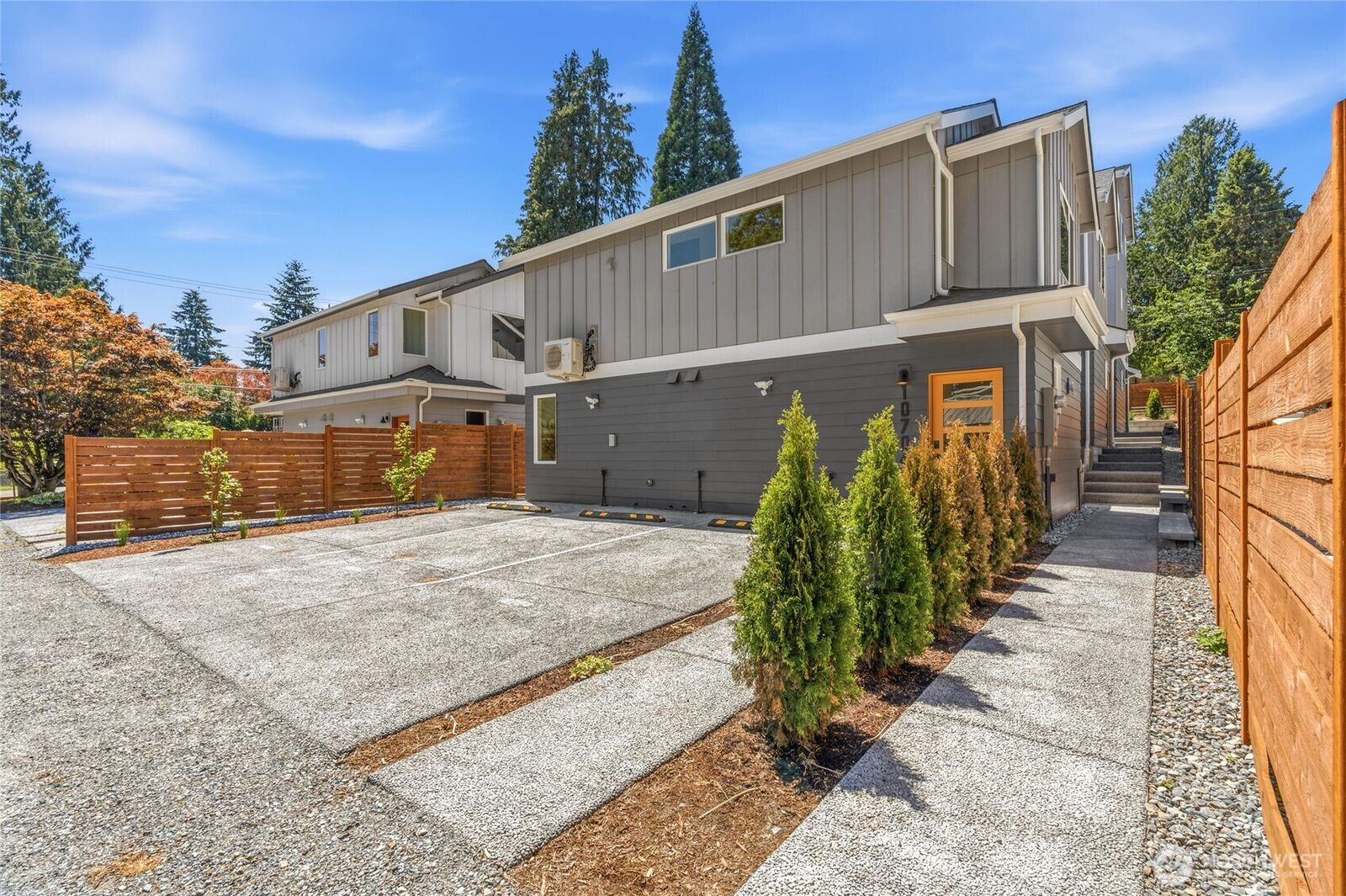 Property Photo:  10704  Linden Avenue N  WA 98133 