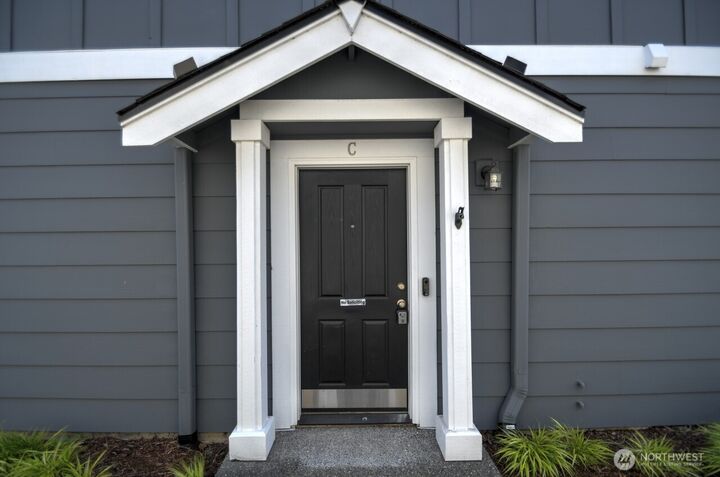 Property Photo: 6007 Illinois Lane SE C WA 98513
