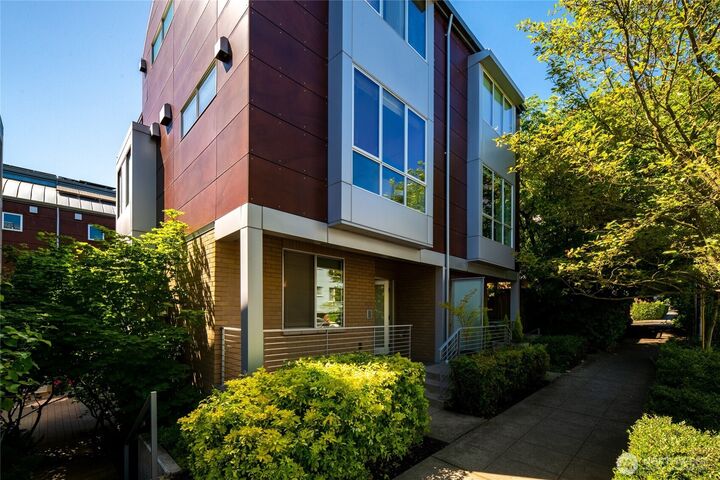 Property Photo:  311  14th Avenue E A  WA 98112 