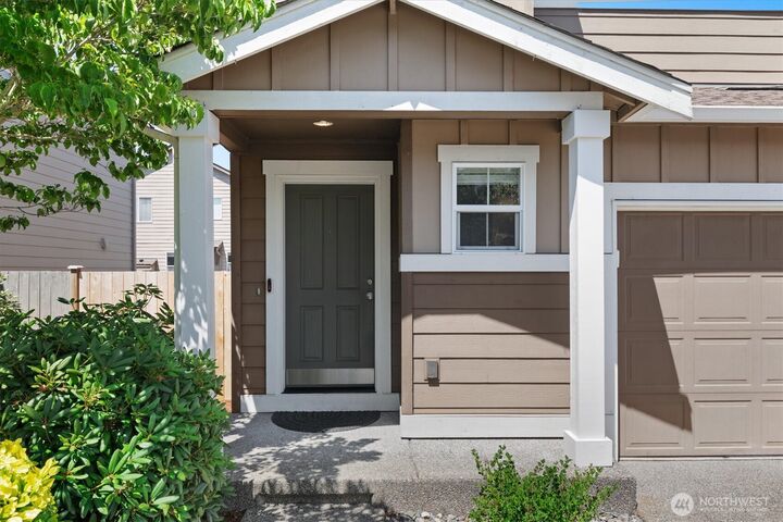 Property Photo:  19516 SE 270th Place  WA 98042 
