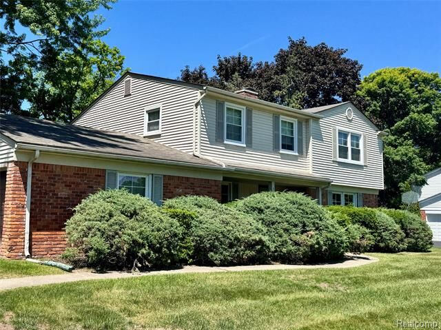 Property Photo: 5888 Pentland Road MI 48301
