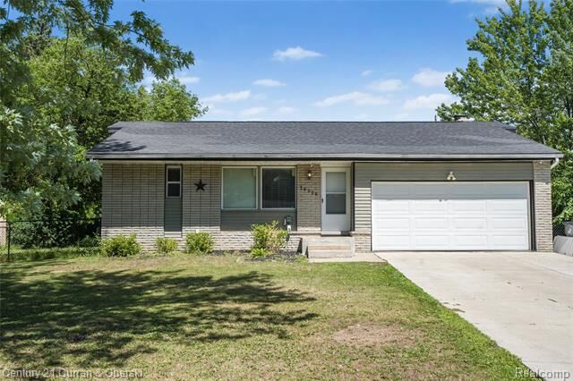 Property Photo:  28906 Lorikay Street  MI 48334 