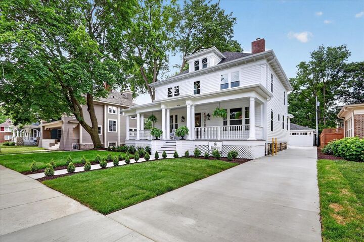 Property Photo:  816 Park Avenue  WI 53511 