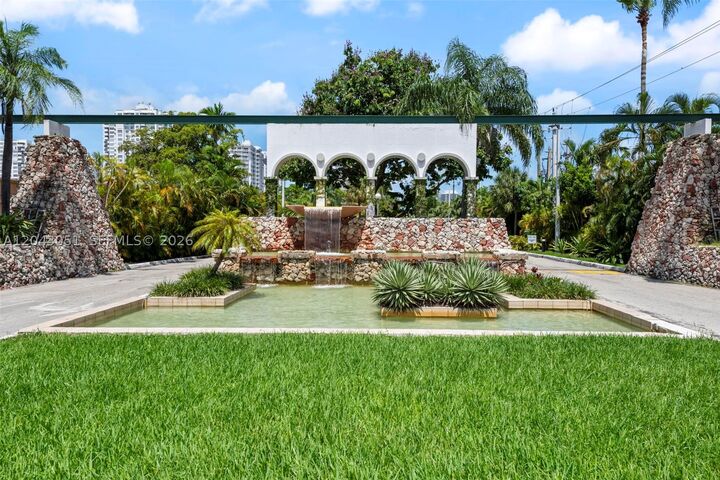 Property Photo: 18061 Biscayne Blvd 303 FL 33160