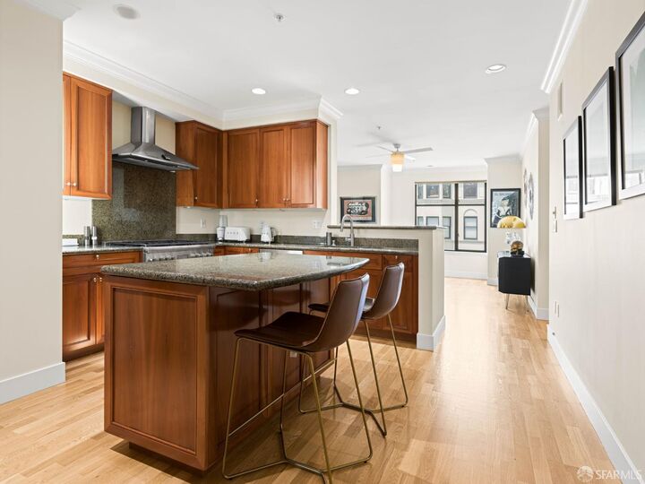 Property Photo:  1081 Pine Street 301  CA 94109 