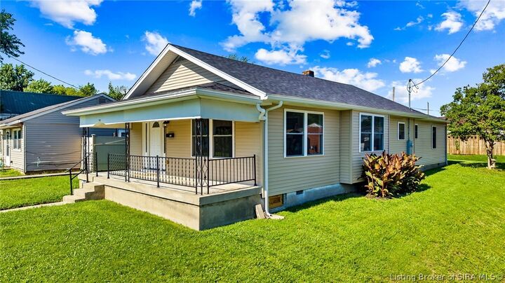 Property Photo:  1102 West Street  IN 47150 