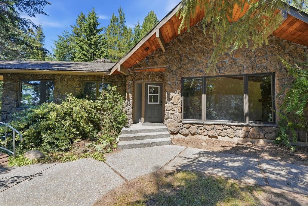 Property Photo: 17118 N Dunn Rd WA 99021
