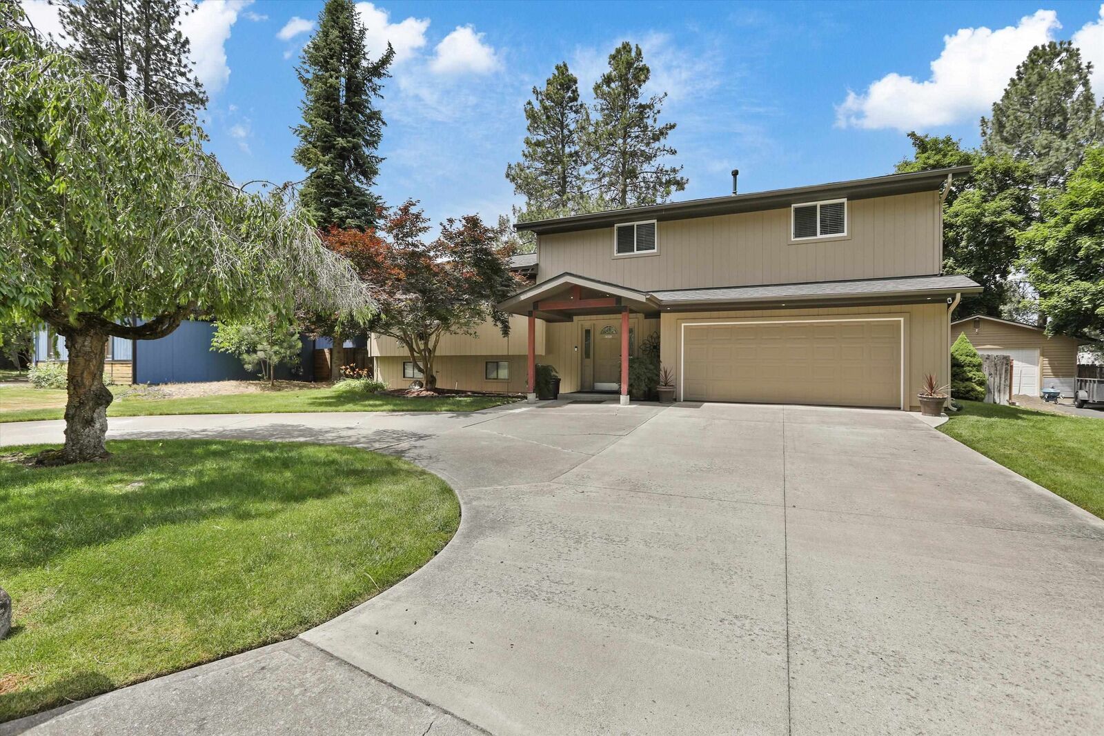 Property Photo: 11311 N Lancelot Dr WA 99218