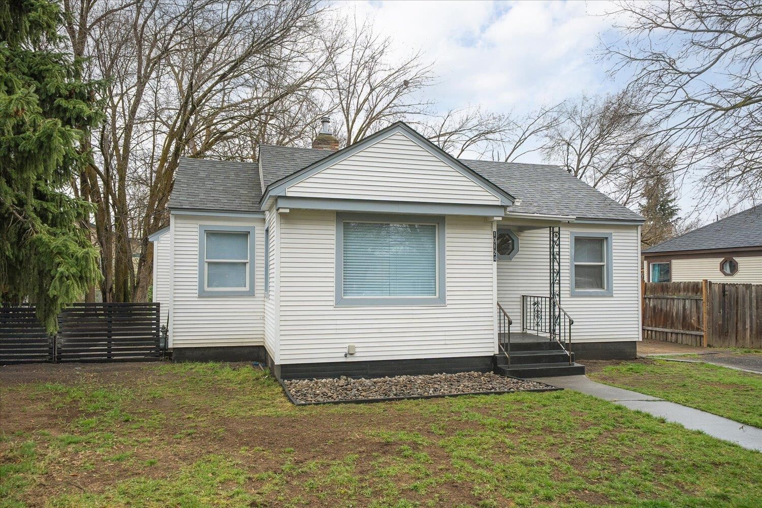 Property Photo:  10124 N Whittier St  WA 99218 