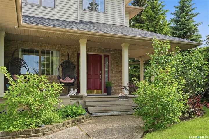 Property Photo:  6 Park Crescent  SK S4L 1B2 