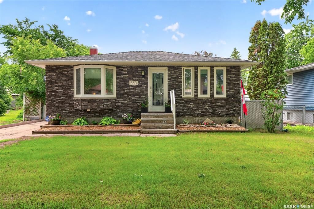 Property Photo:  653 Duffield Street W  SK S6H 5J2 